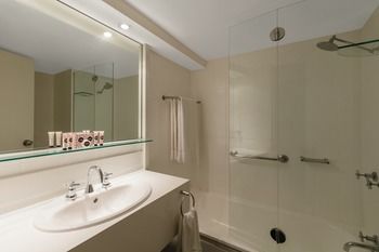 Travelodge Newcastle - Darwin Tourism 0