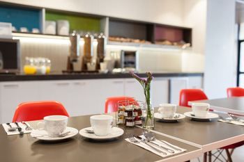 Abode By Easystay - Darwin Tourism 24