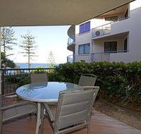 Beach Retreat Coolum - Darwin Tourism