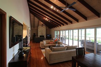 Lake Weyba Cottages Noosa - Darwin Tourism 1