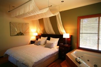 Lake Weyba Cottages Noosa - Darwin Tourism 15