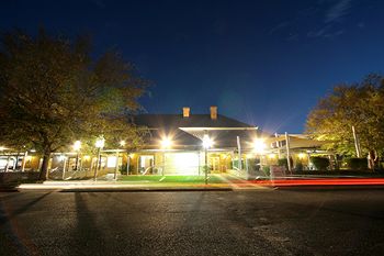 Macquarie Inn - Darwin Tourism 6