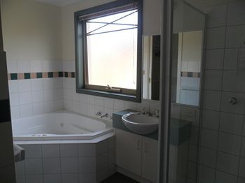 Australian Home Away @ Box Hill 32 - Darwin Tourism 0