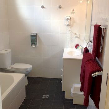 Ashton Townhouse Motel And Suites - Darwin Tourism 11