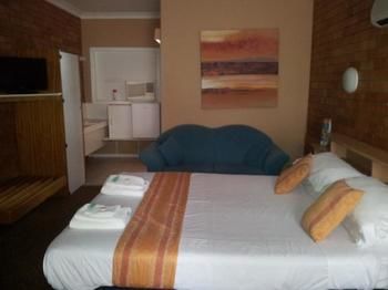 Hilldrop Motor Inn - Darwin Tourism 10