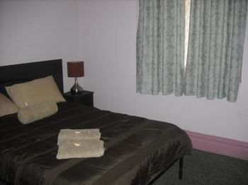 Station Hotel Motel Kurri Kurri - Darwin Tourism 1