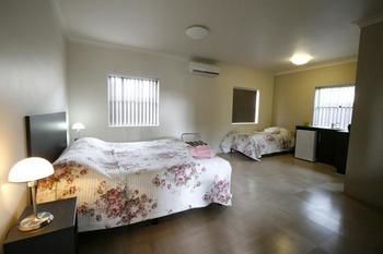 Station Hotel Motel Kurri Kurri - Darwin Tourism 3