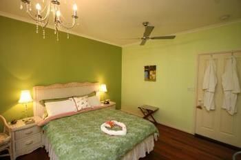 Noosa Country House - Darwin Tourism 6