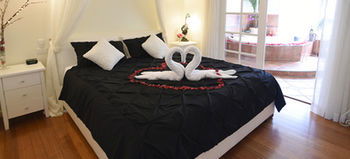 Lakeside Cottage - Darwin Tourism 4
