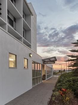 Best Western Plus Lake Kawana Hotel - Darwin Tourism 6