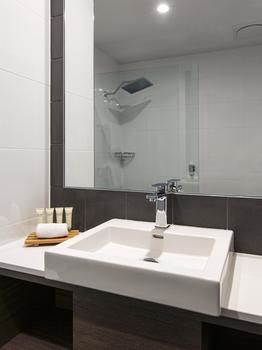 Best Western Plus Lake Kawana Hotel - Darwin Tourism 8