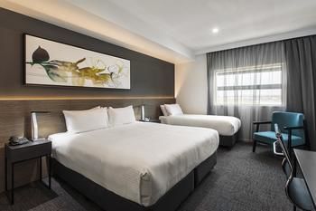 Best Western Plus Lake Kawana Hotel - Darwin Tourism 9