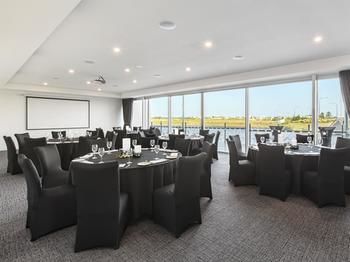 Best Western Plus Lake Kawana Hotel - Darwin Tourism 12