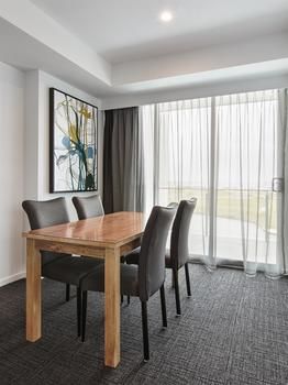 Best Western Plus Lake Kawana Hotel - Darwin Tourism 15