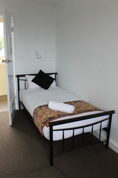 Hotel Beach House Nambour - Darwin Tourism 2