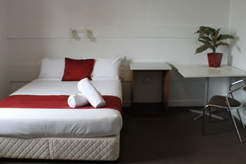 Hotel Beach House Nambour - Darwin Tourism 3