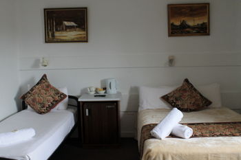Hotel Beach House Nambour - Darwin Tourism 6