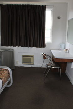 Hotel Beach House Nambour - Darwin Tourism 9