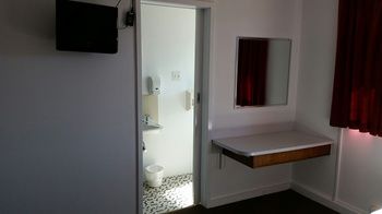 Hotel Beach House Nambour - Darwin Tourism 16