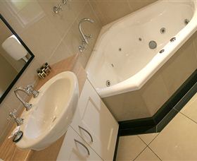 Graham Apartments - Darwin Tourism 4