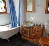 Peck's on Pine Victorian Cottage - Darwin Tourism