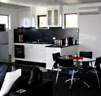Rosie's Cottage and Town House - Darwin Tourism