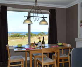 A Portside Experience - King Island - Darwin Tourism 0