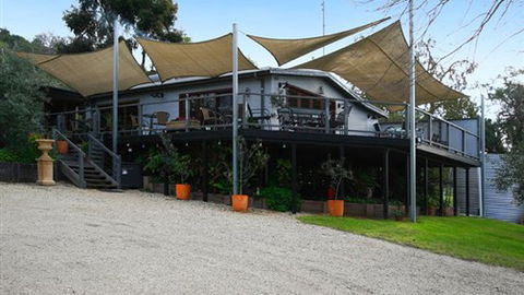 Trawool Cottages & Farmstay - Darwin Tourism 2