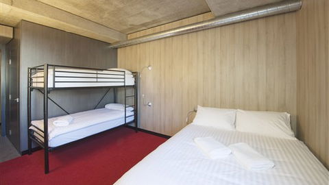 Buller Central Hotel - Darwin Tourism 0