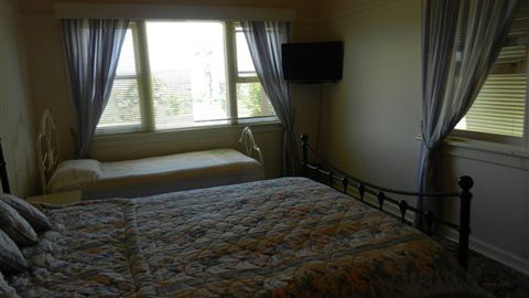 Willy's Holiday House - Darwin Tourism 1