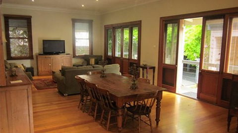 Abaleen House - Darwin Tourism 1