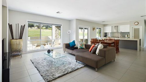 Neerim Chateau - Darwin Tourism 0