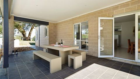 Neerim Chateau - Darwin Tourism 7