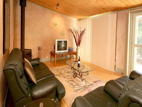 Karinga Park Coach House - Darwin Tourism 1