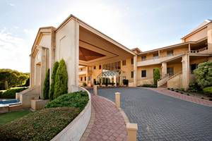 Abbey Beach Resort - Darwin Tourism 3
