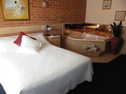 BEST WESTERN Colonial Motor Inn Bairnsdale - Darwin Tourism 1