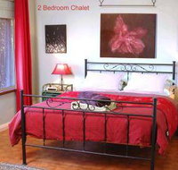 Bettenay's Lakeside Loft Spa Apartment