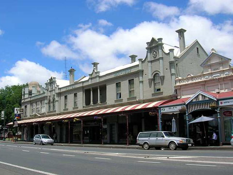 Commercial Hotel Camperdown - Darwin Tourism 0