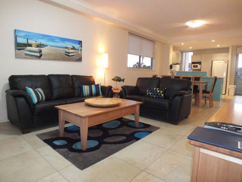Pacific Marina Apartments - Darwin Tourism 1