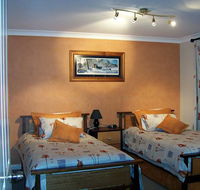 Elm Cottage - Tumut - Darwin Tourism