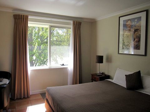 Forrest Hotel & Apartments - Darwin Tourism 0