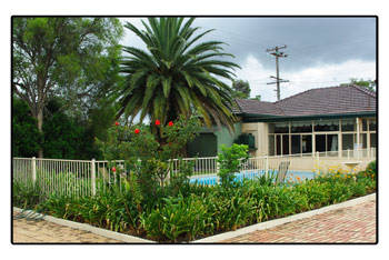 Robinsons Cabin - Darwin Tourism 0