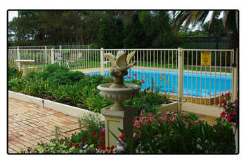 Robinsons Cabin - Darwin Tourism 1