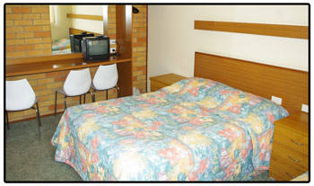 Robinsons Cabin - Darwin Tourism 3