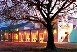 Lindenwarrah Hotel & Restaurant - Darwin Tourism 0