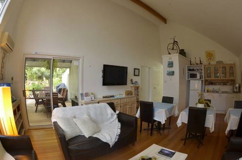 Nelson Bay Bed & Breakfast - Darwin Tourism 2