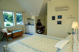 Nelson Bay Getaway - Darwin Tourism 0