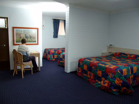 NOAH'S Mid City Motor Inn - Darwin Tourism 3