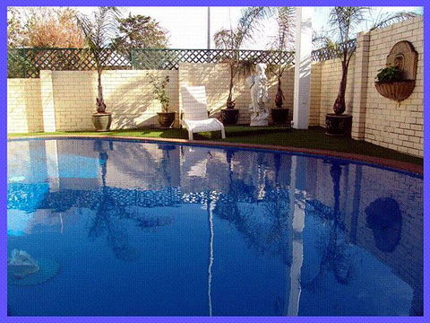 NOAH'S Mid City Motor Inn - Darwin Tourism 0