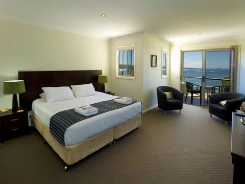 Solitary Islands Lodge - Darwin Tourism 2